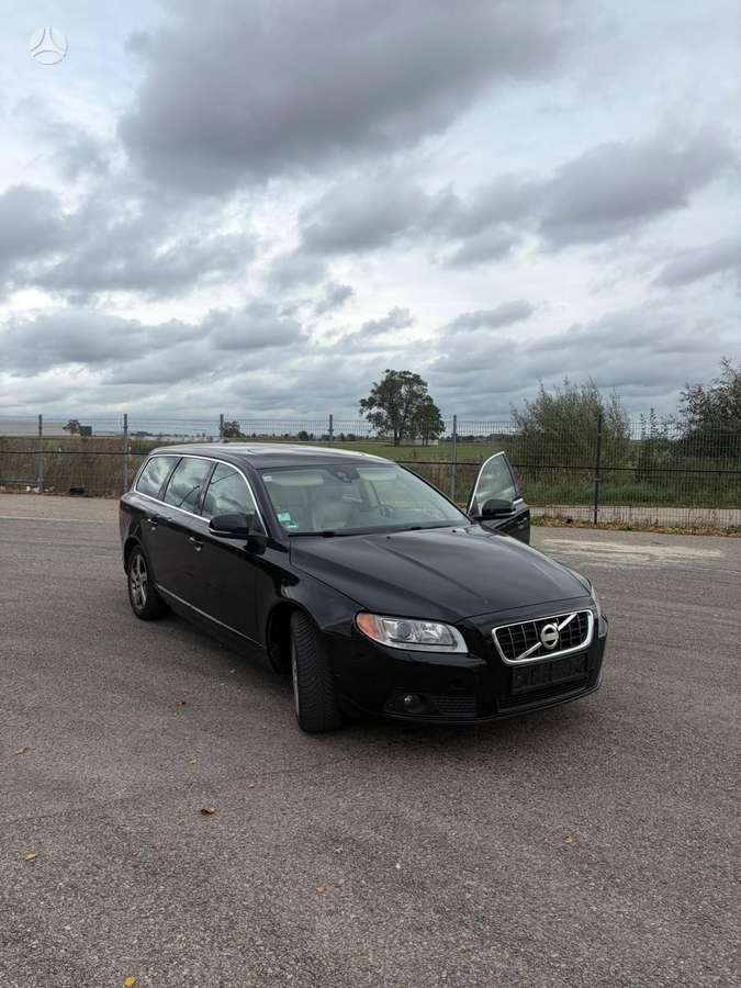Volvo V70 2012 — engine 1560 cm³, 114 HP (84kW)