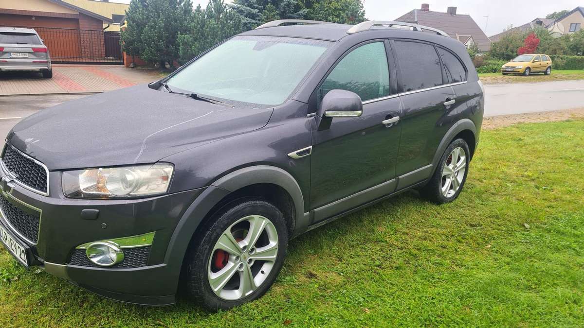 Chevrolet Captiva 2013 — вигляд ззаду