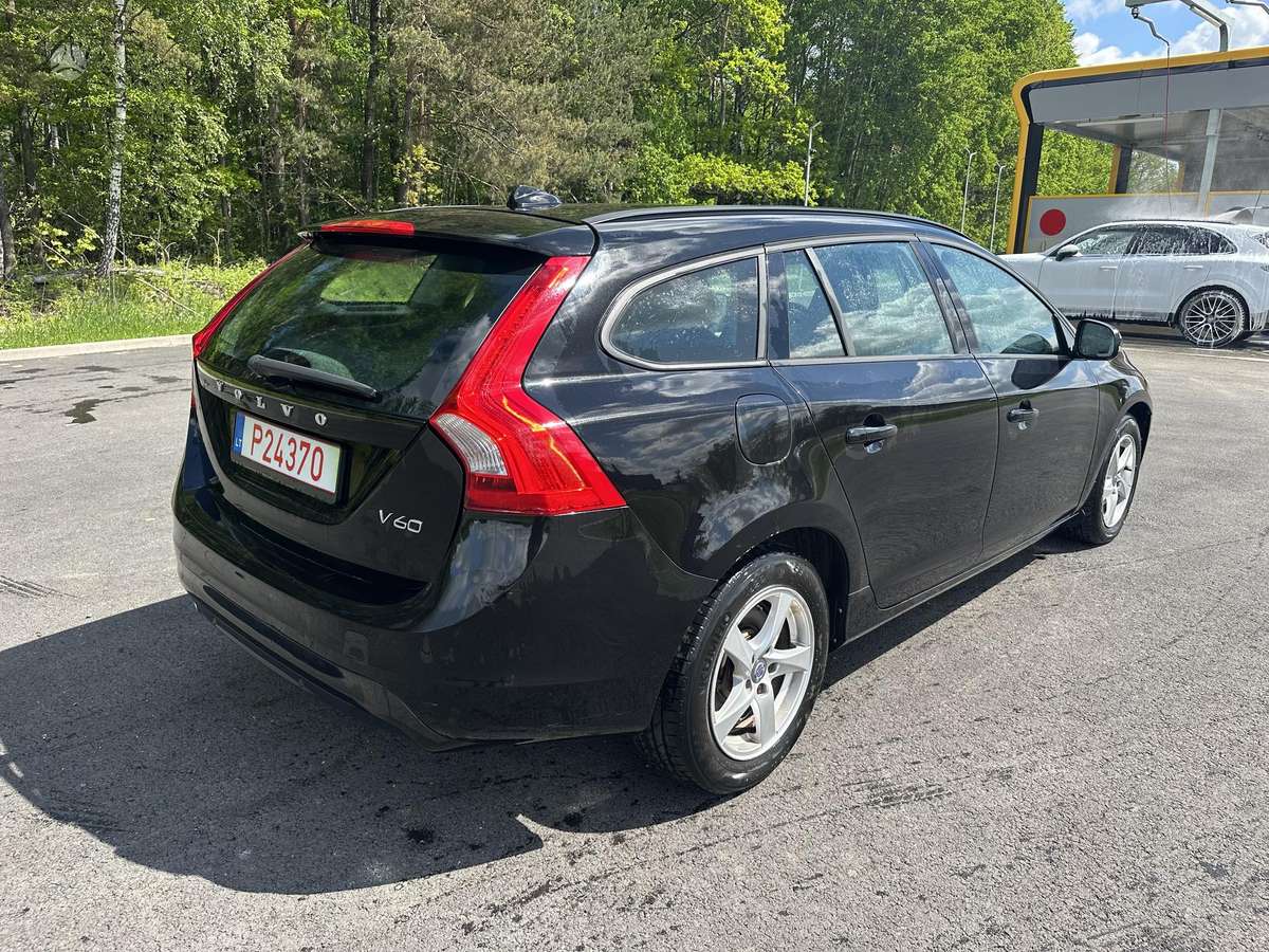 Volvo V60 2015 — photo 5