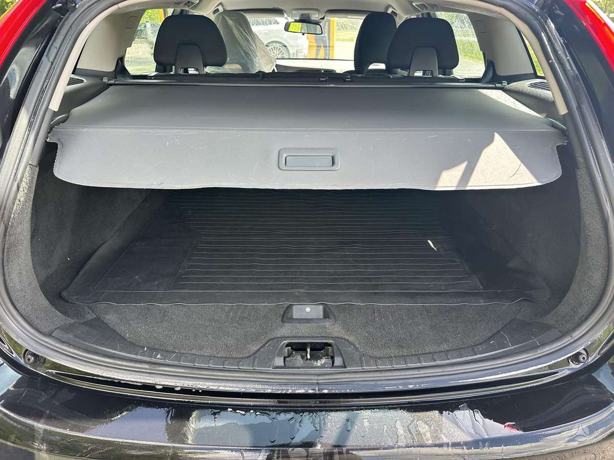 Volvo V60 2015 — photo 8
