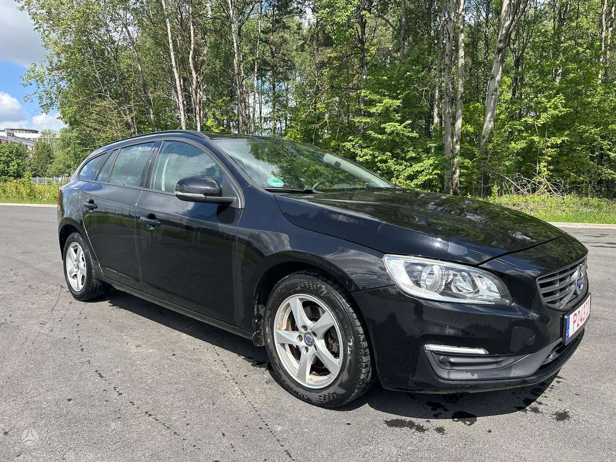 Volvo V60 2015 — photo 9