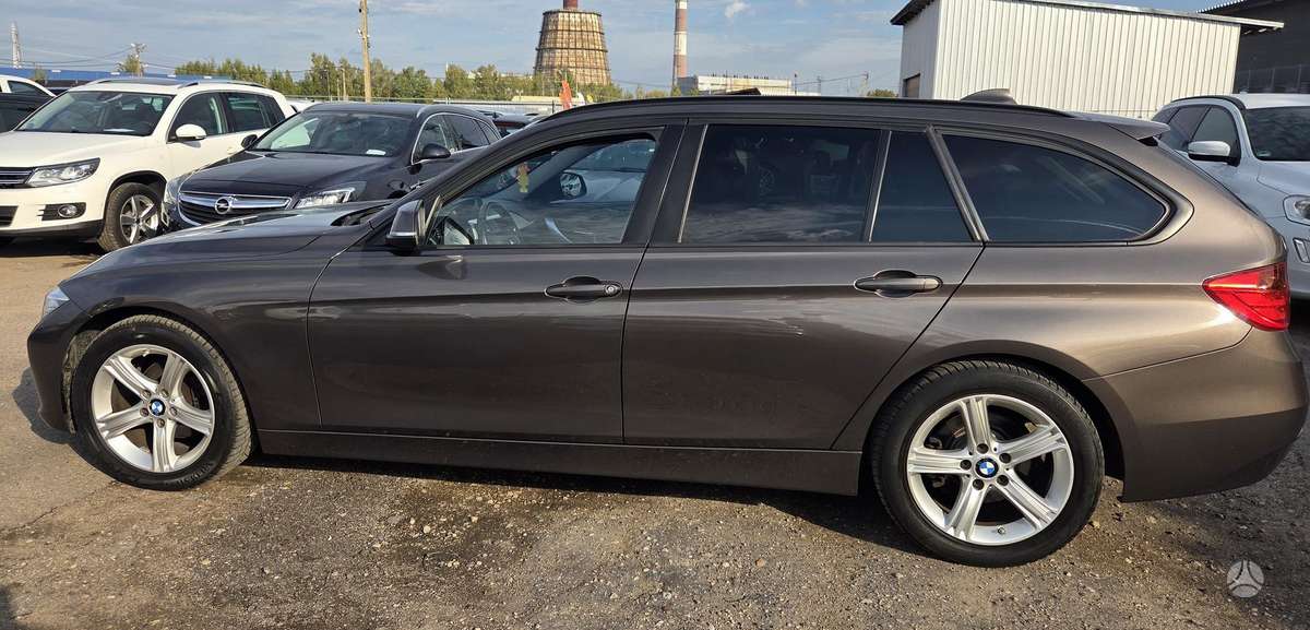 BMW 318 2013 — двигун 1995 cm³, 143 HP (105kW)