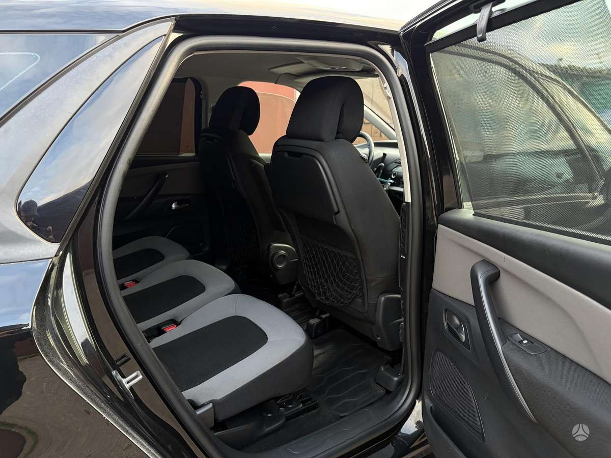 Citroen C4 2015 — photo 12