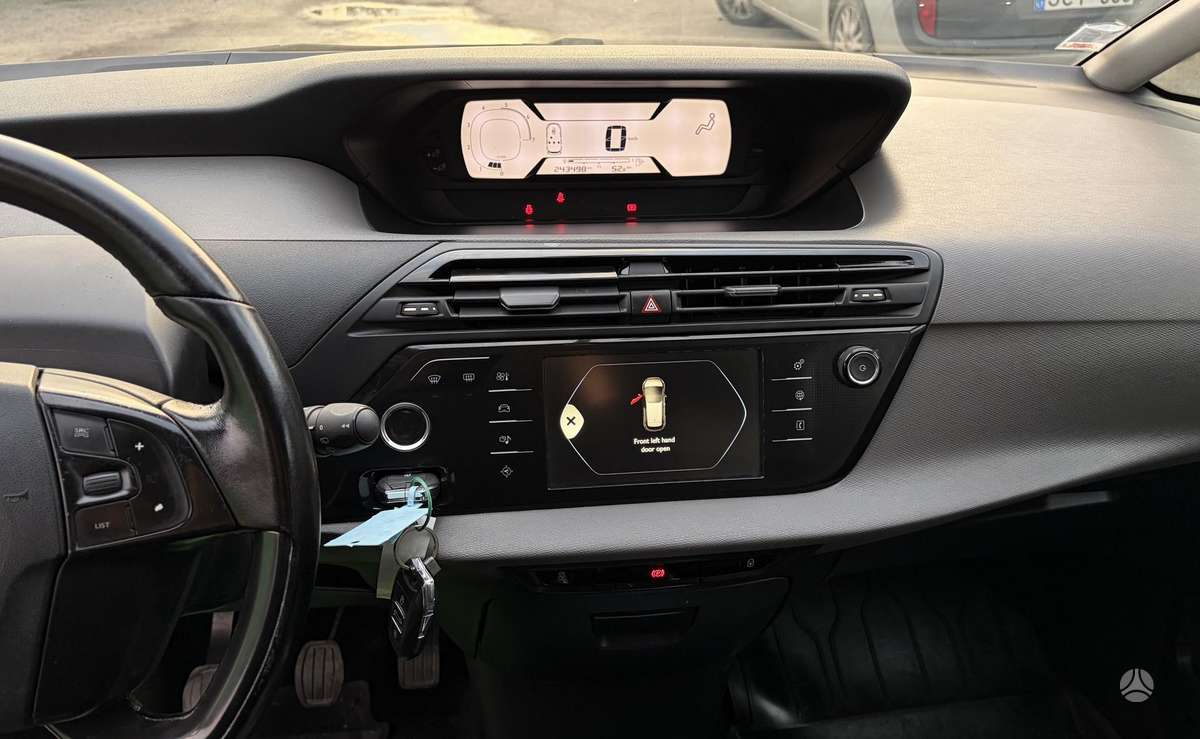 Citroen C4 2015 — photo 9
