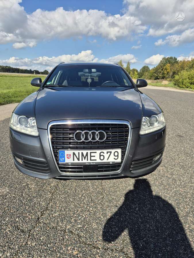 Audi A6 2010 — вигляд ззаду