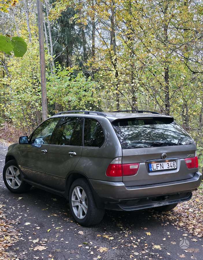 BMW X5 2004 — салон