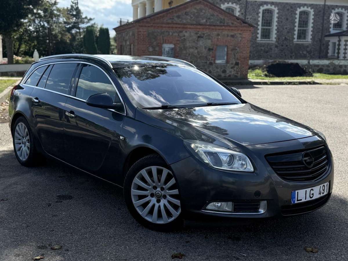 Opel Insignia 2009 — салон