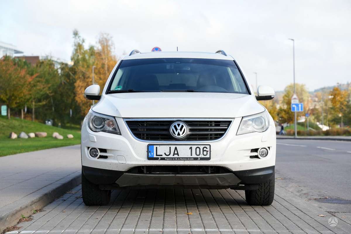 Volkswagen Tiguan 2007 — rear view
