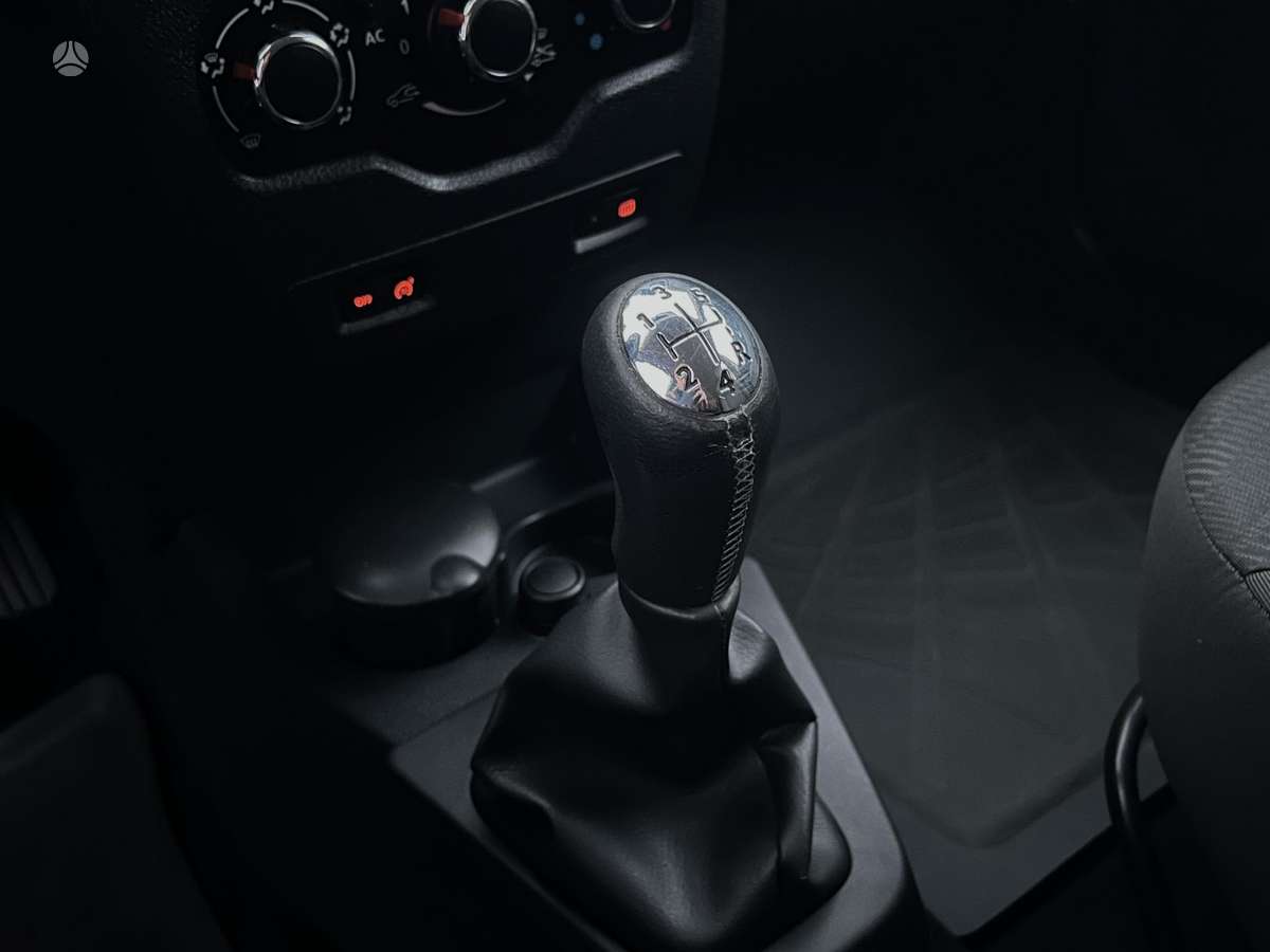 Dacia Lodgy 2013 — photo 11