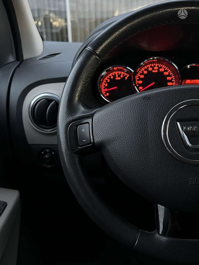 Dacia Lodgy 2013 — photo 18