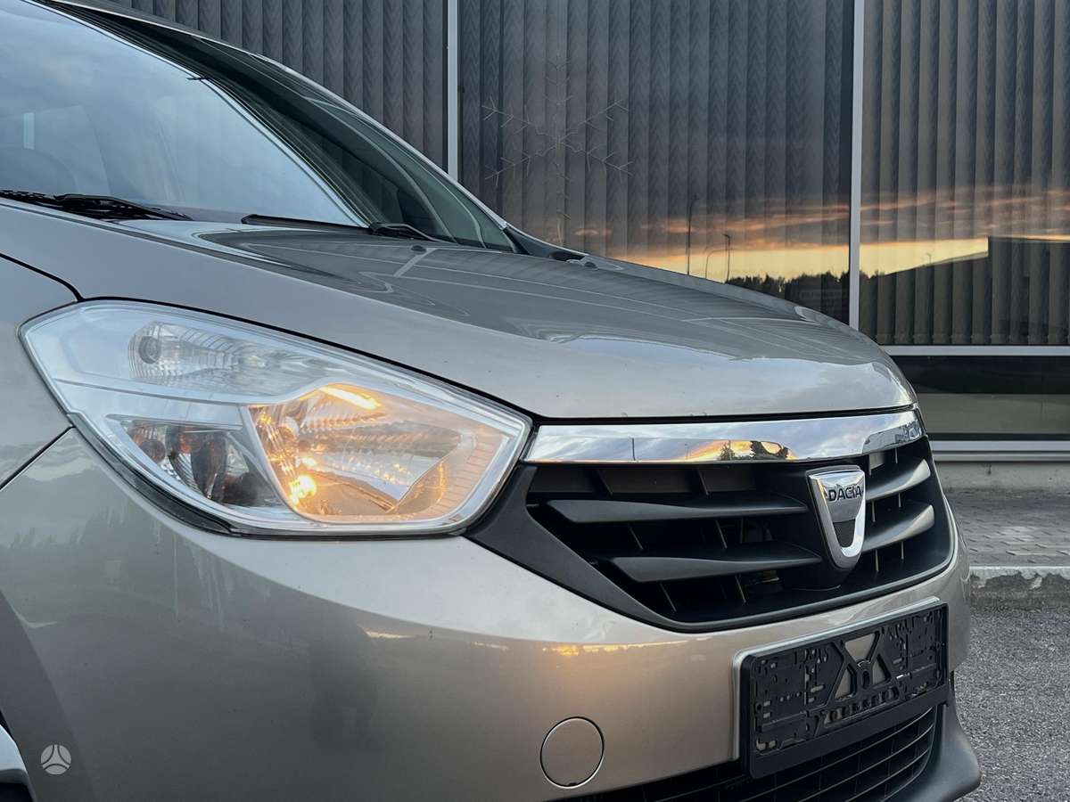Dacia Lodgy 2013 — interior
