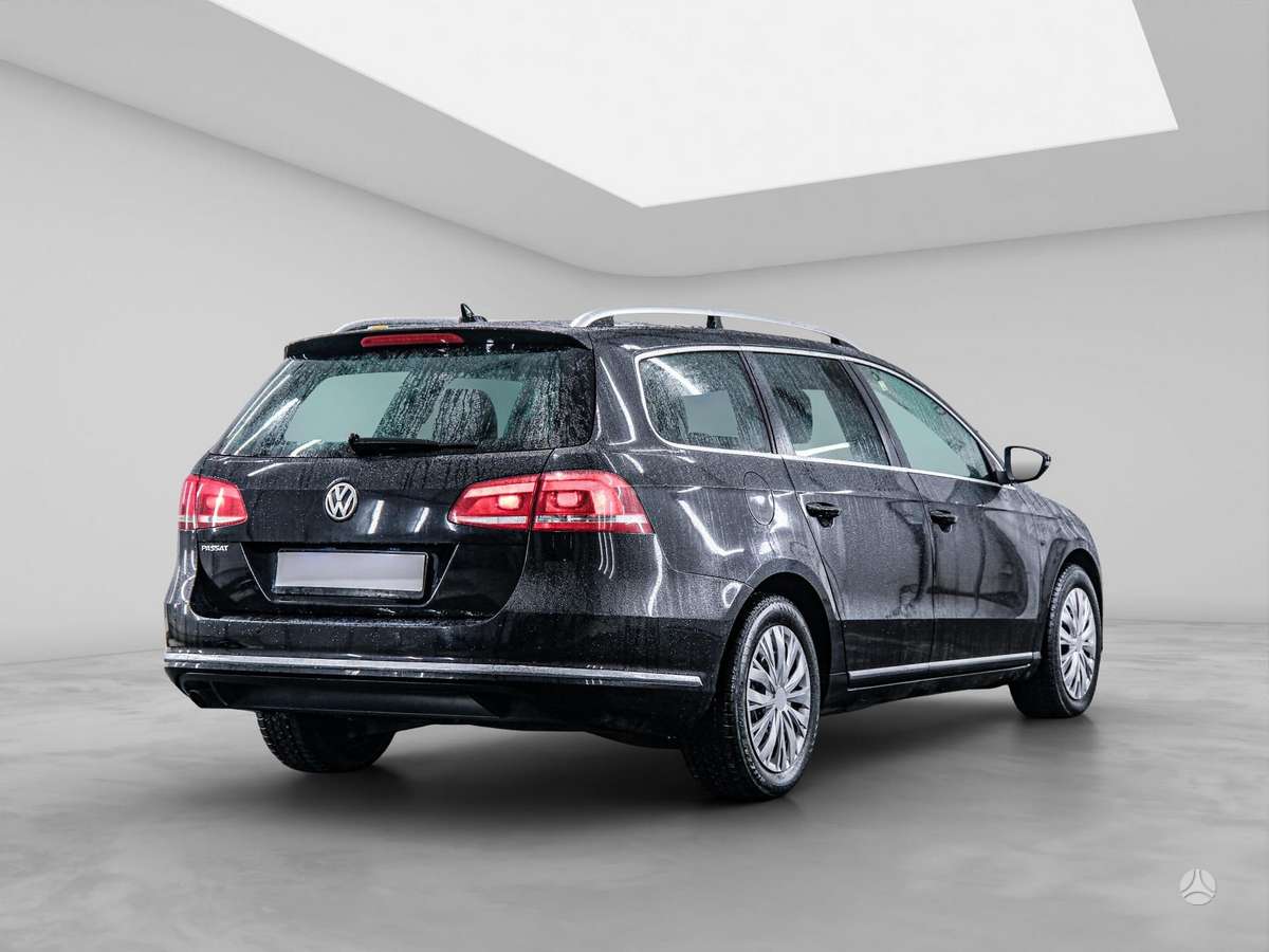 Volkswagen Passat 2012 — салон