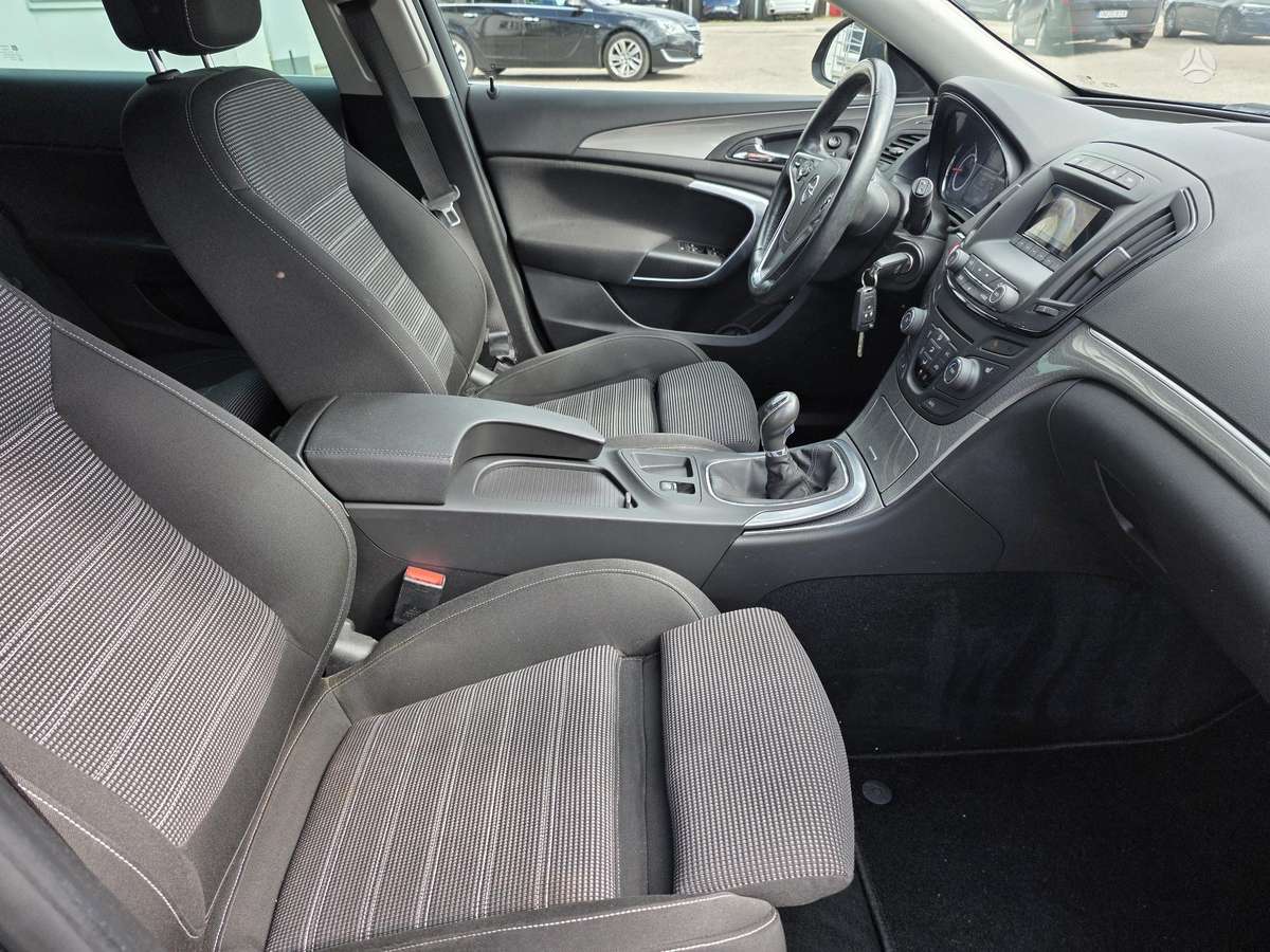 Opel Insignia 2013 — photo 11