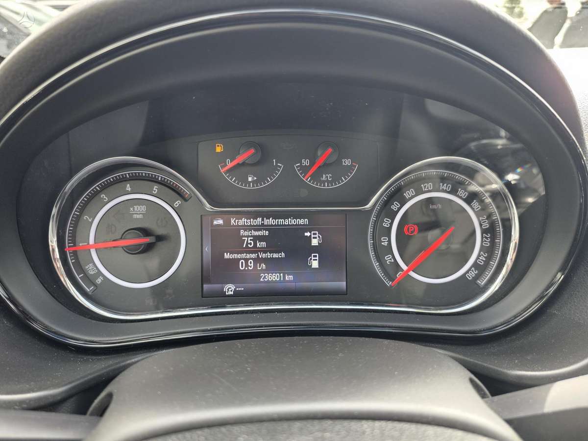 Opel Insignia 2013 — photo 14
