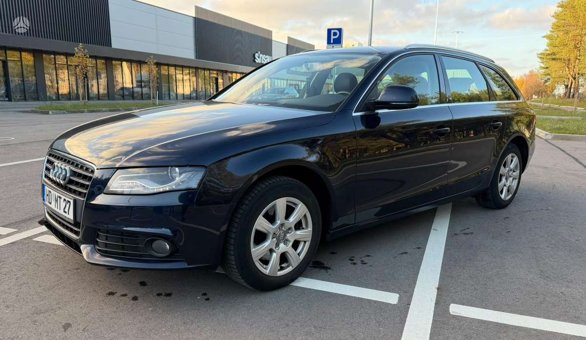 Audi A4 2009 — вигляд ззаду