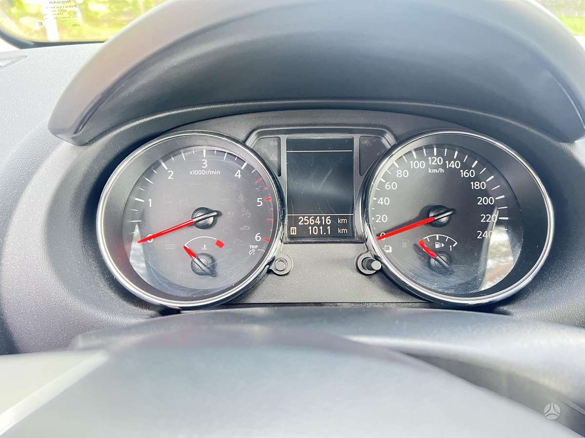 Nissan Qashqai 2010 — photo 11
