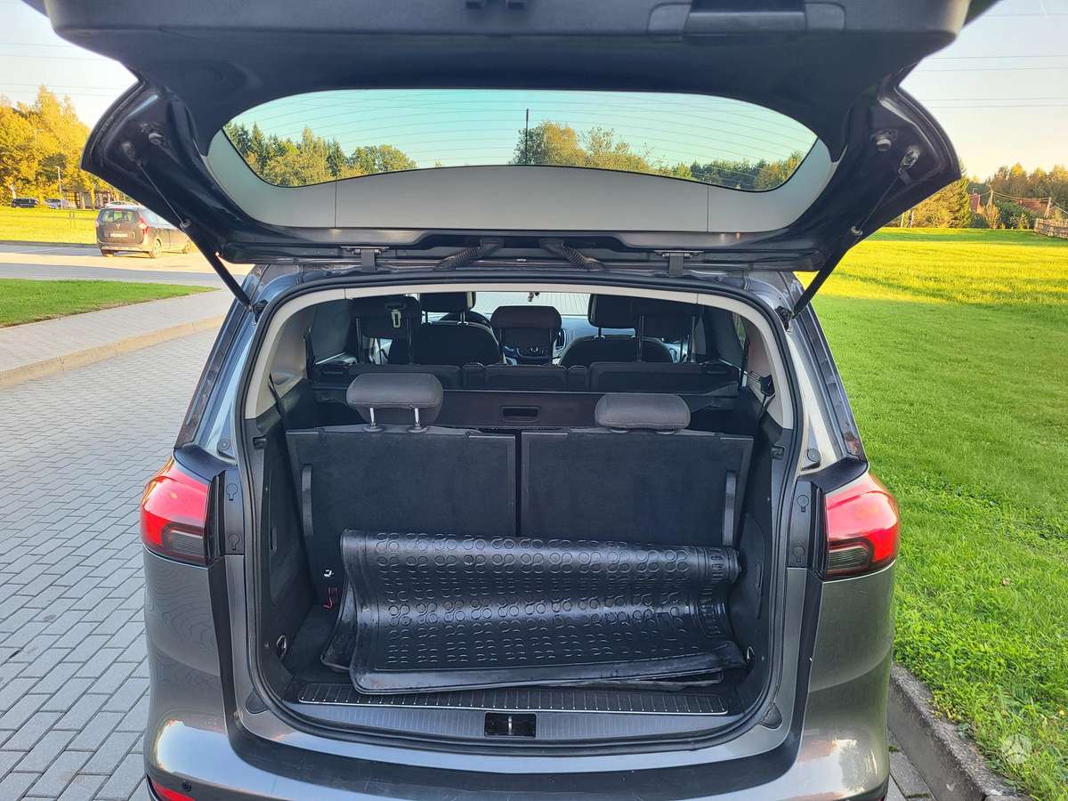 Opel Zafira 2012 — фото 10