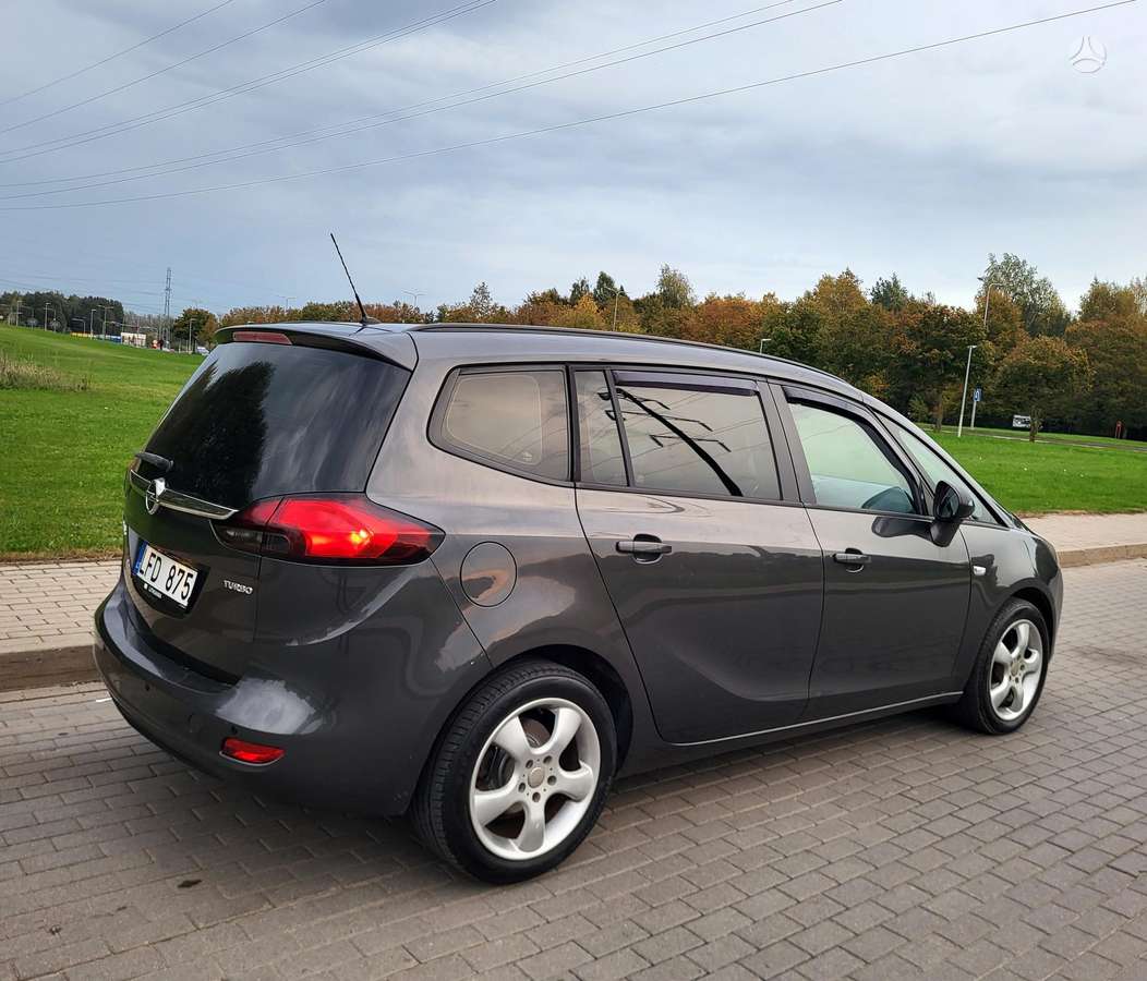 Opel Zafira 2012 — фото 16