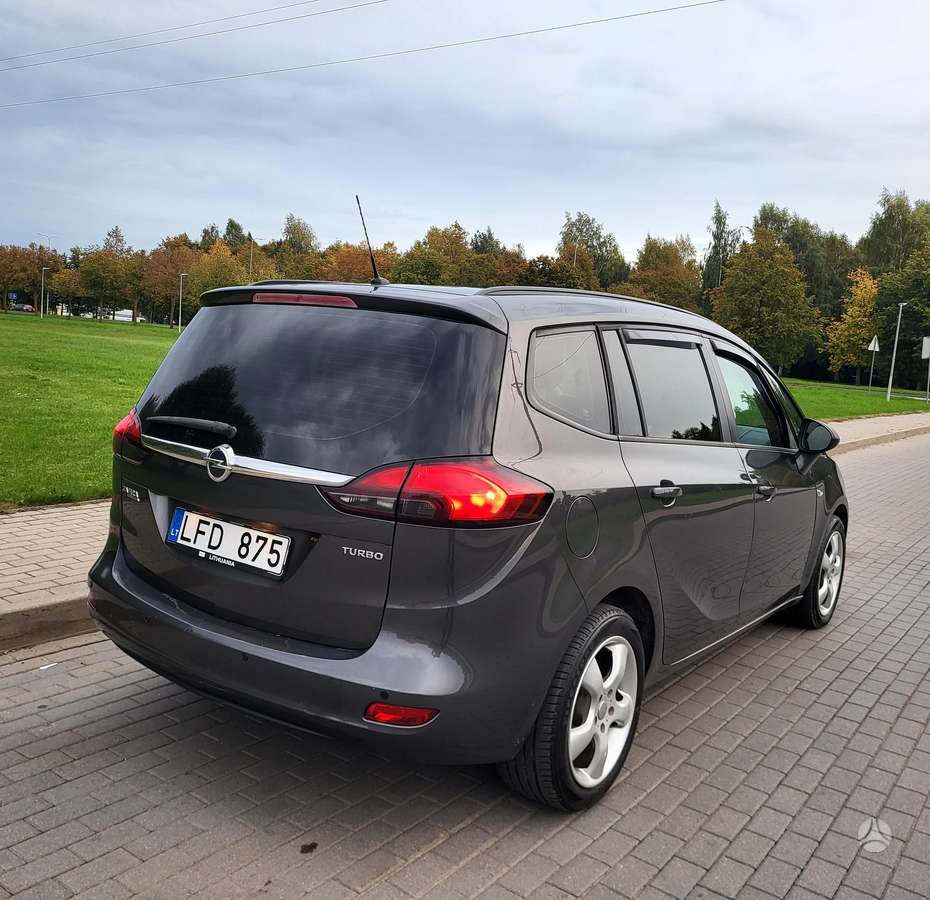 Opel Zafira 2012 — фото 17