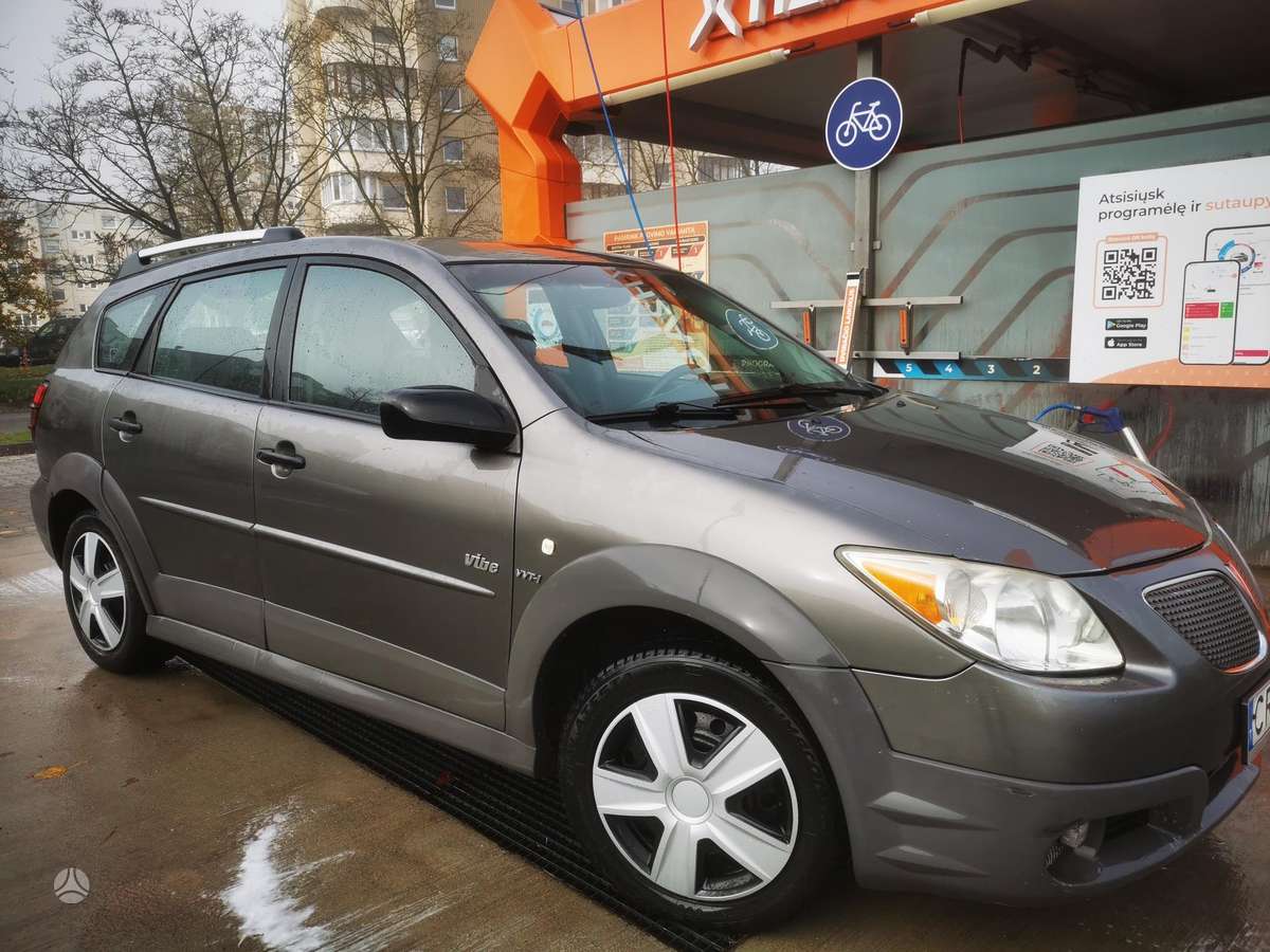 Pontiac Vibe 2005 — вигляд ззаду