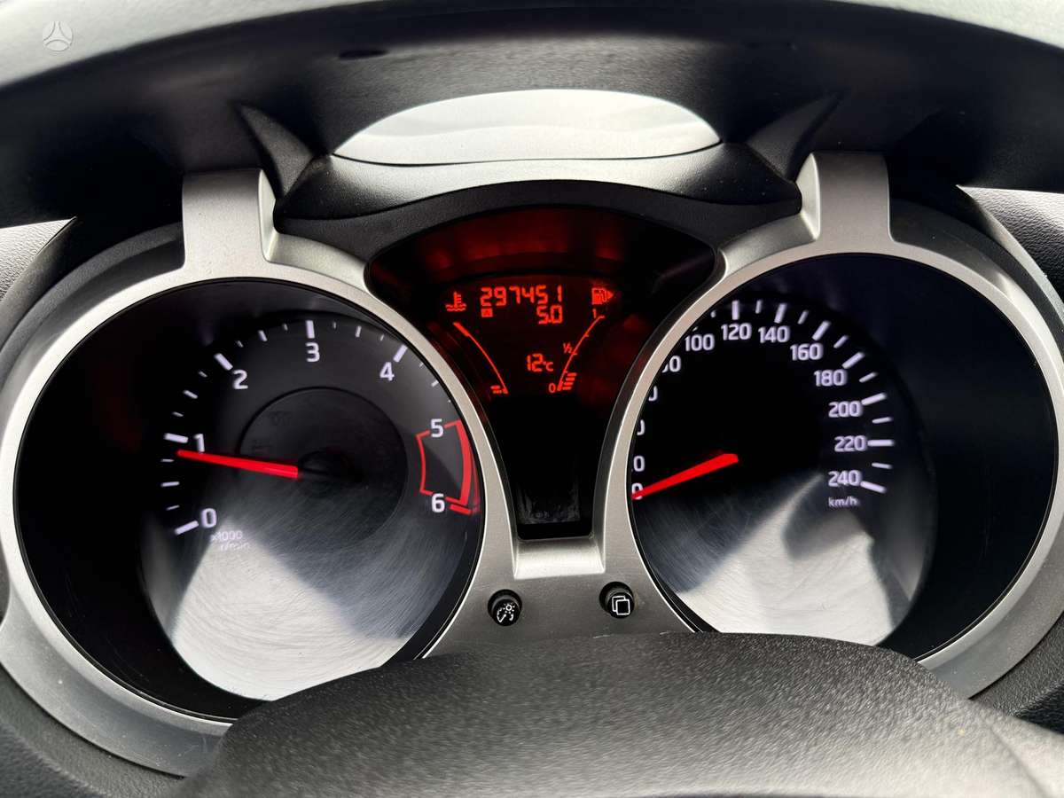 Nissan Juke 2011 — photo 8