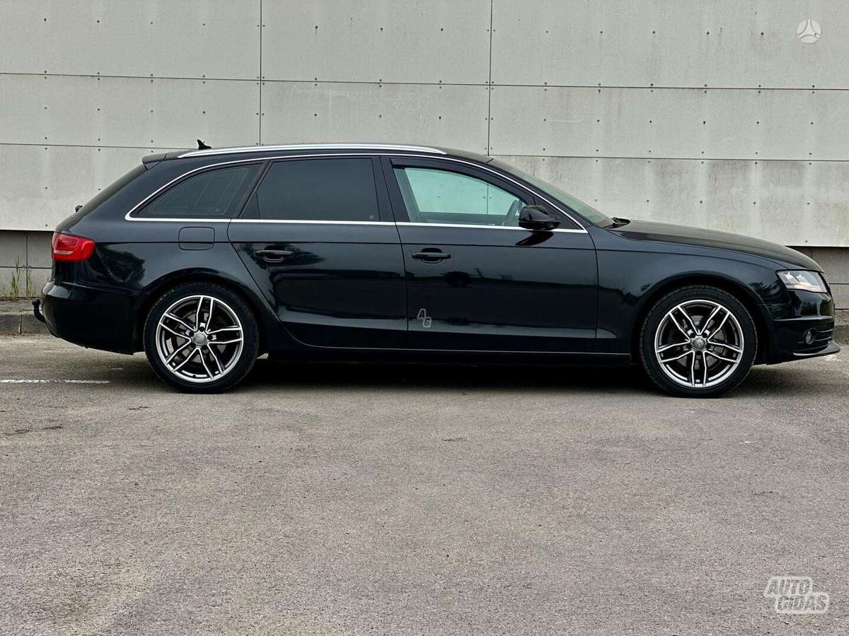 Audi A4 2010 — двигун 1968 cm³, 143 HP (105kW)