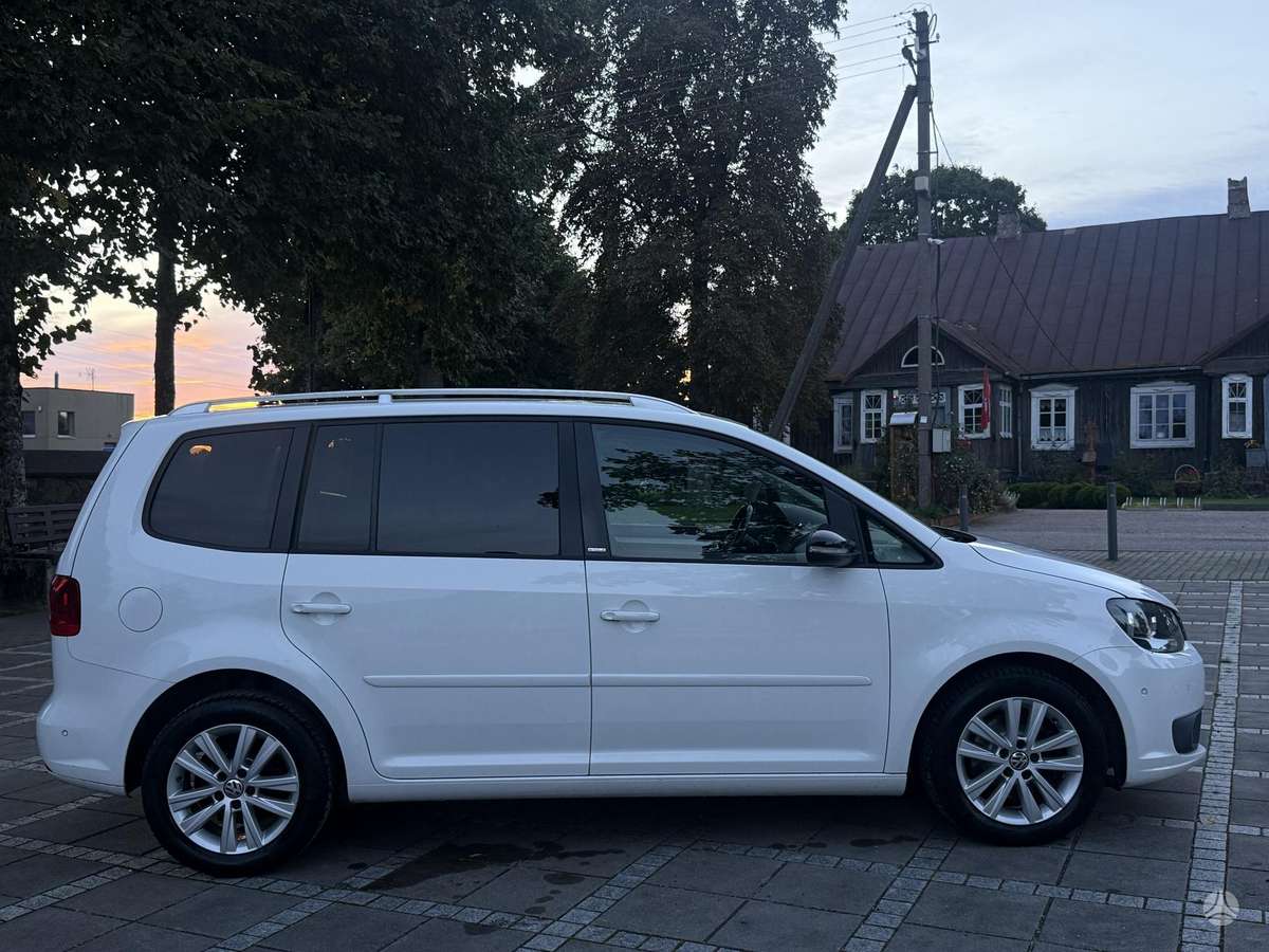 Volkswagen Touran 2014 — photo 11
