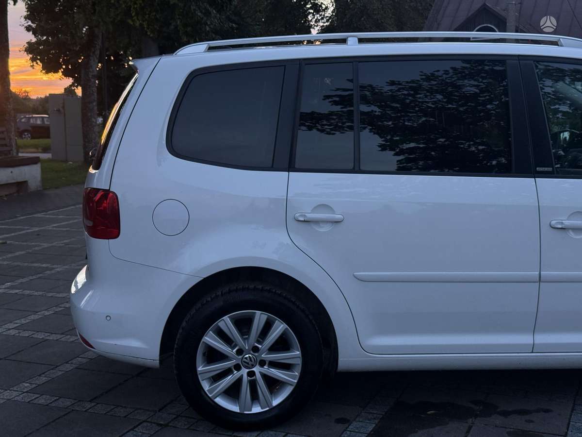 Volkswagen Touran 2014 — photo 12