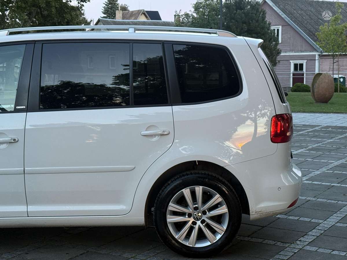 Volkswagen Touran 2014 — photo 15