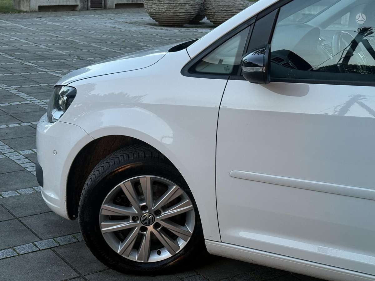 Volkswagen Touran 2014 — photo 16
