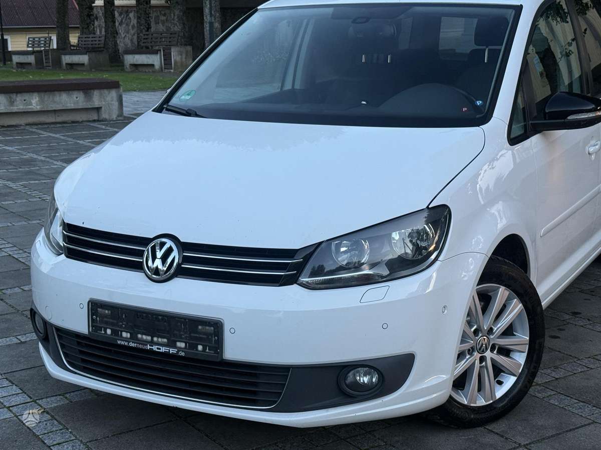 Volkswagen Touran 2014 — rear view