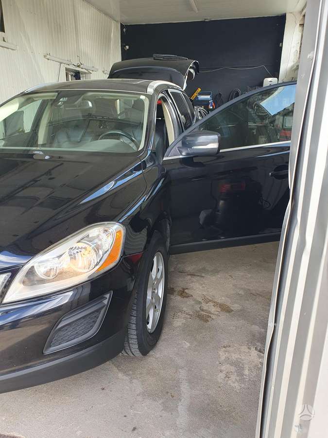 Volvo XC60 2012 — photo 10