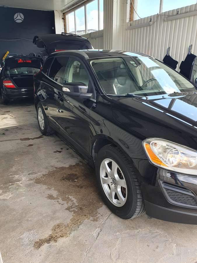 Volvo XC60 2012 — photo 12