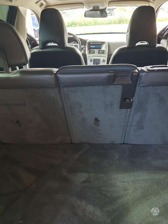 Volvo XC60 2012 — photo 14