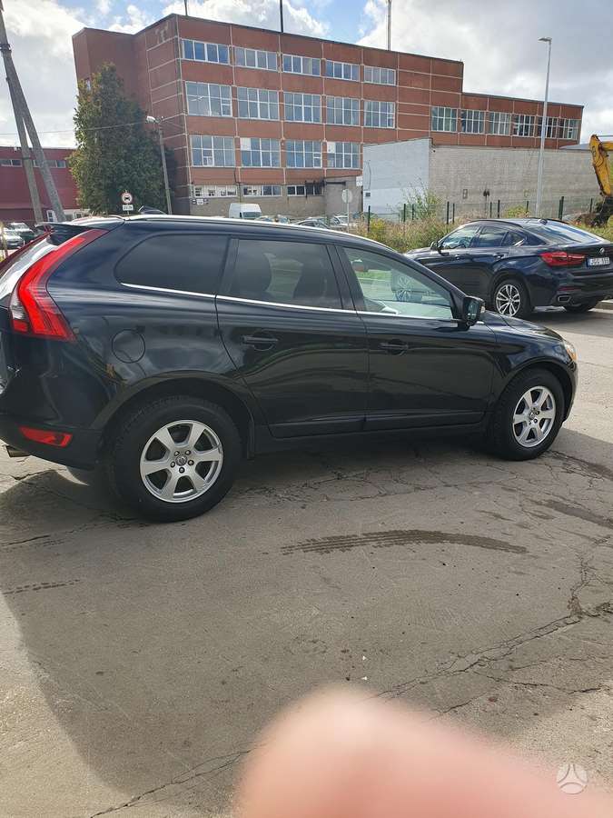 Volvo XC60 2012 — rear view