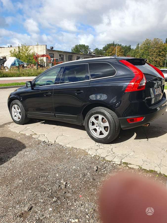 Volvo XC60 2012 — engine 3192 cm³, 243 HP (179kW)