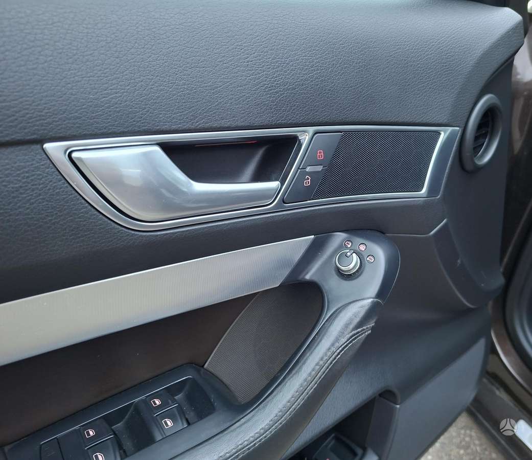 Audi A6 2009 — photo 11