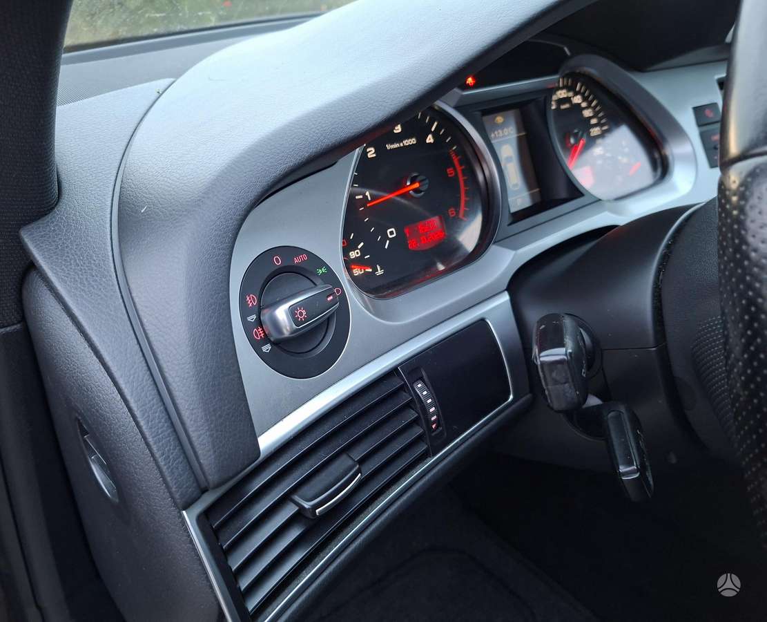Audi A6 2009 — photo 12