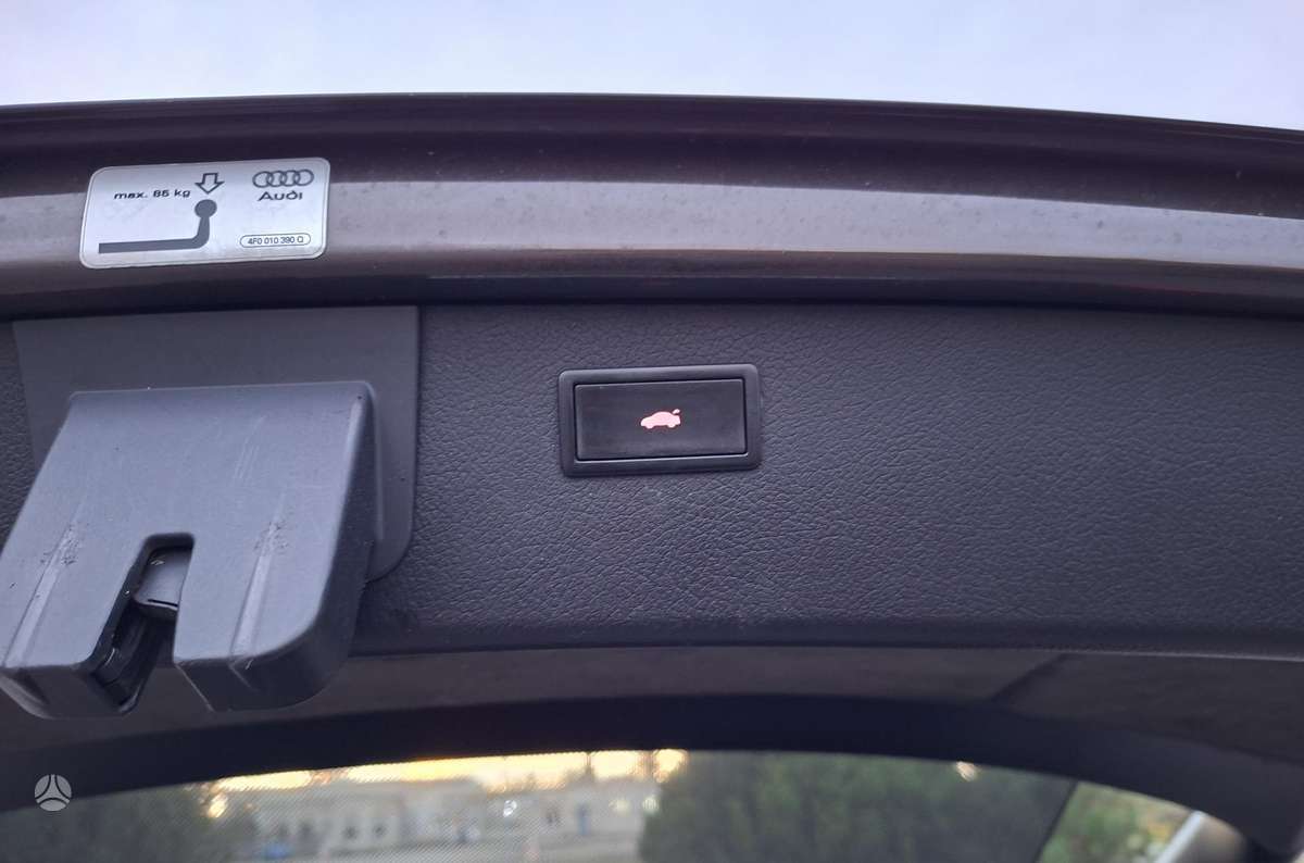 Audi A6 2009 — photo 18