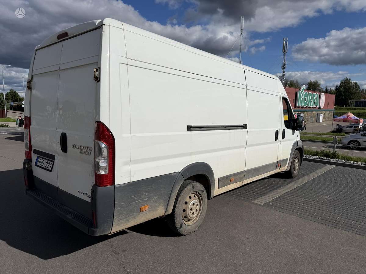 Fiat Ducato 2013 — rear view