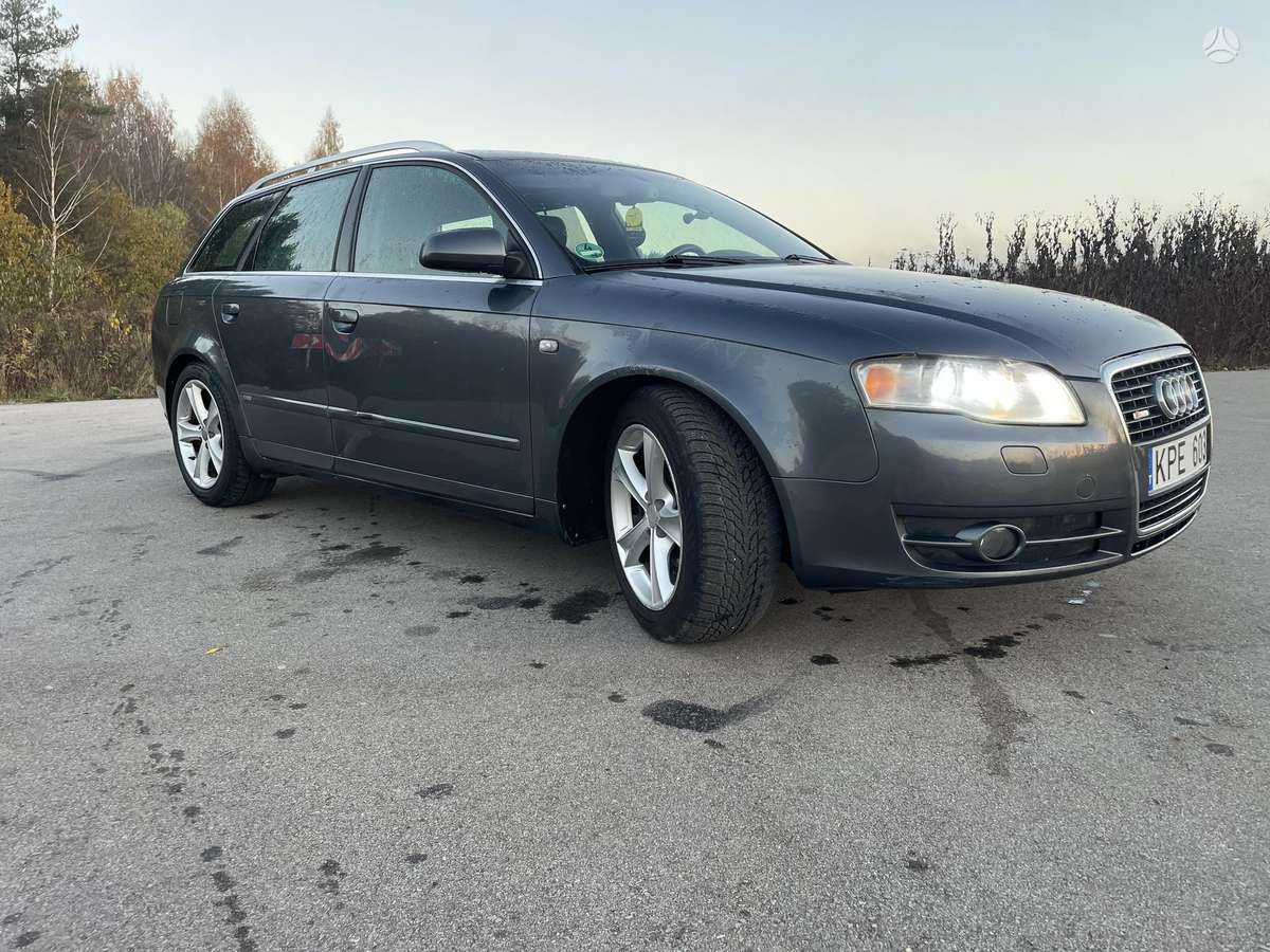 Audi A4 2005 — вигляд ззаду