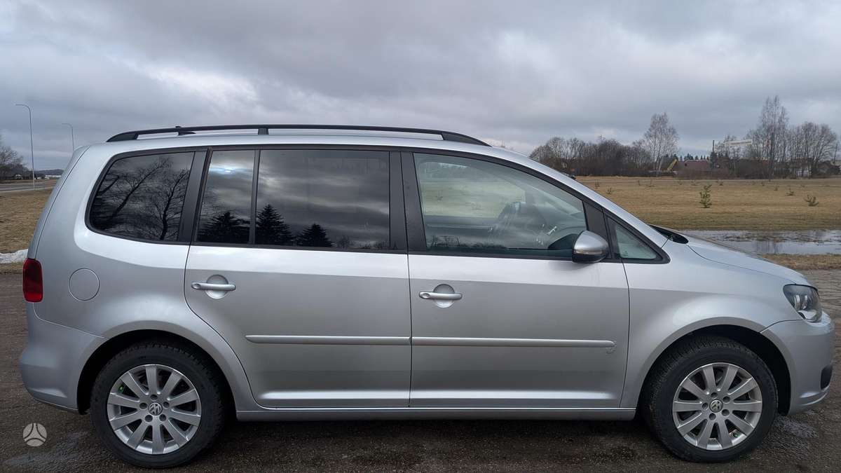 Volkswagen Touran 2012 — photo 12