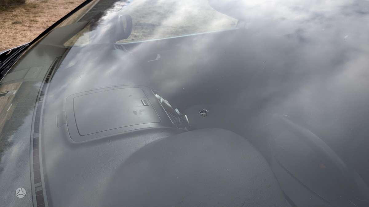 Volkswagen Touran 2012 — photo 14