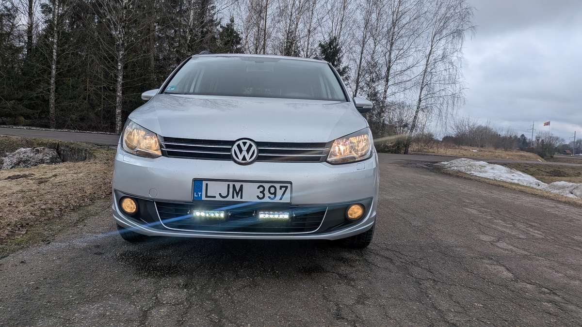 Volkswagen Touran 2012 — photo 16