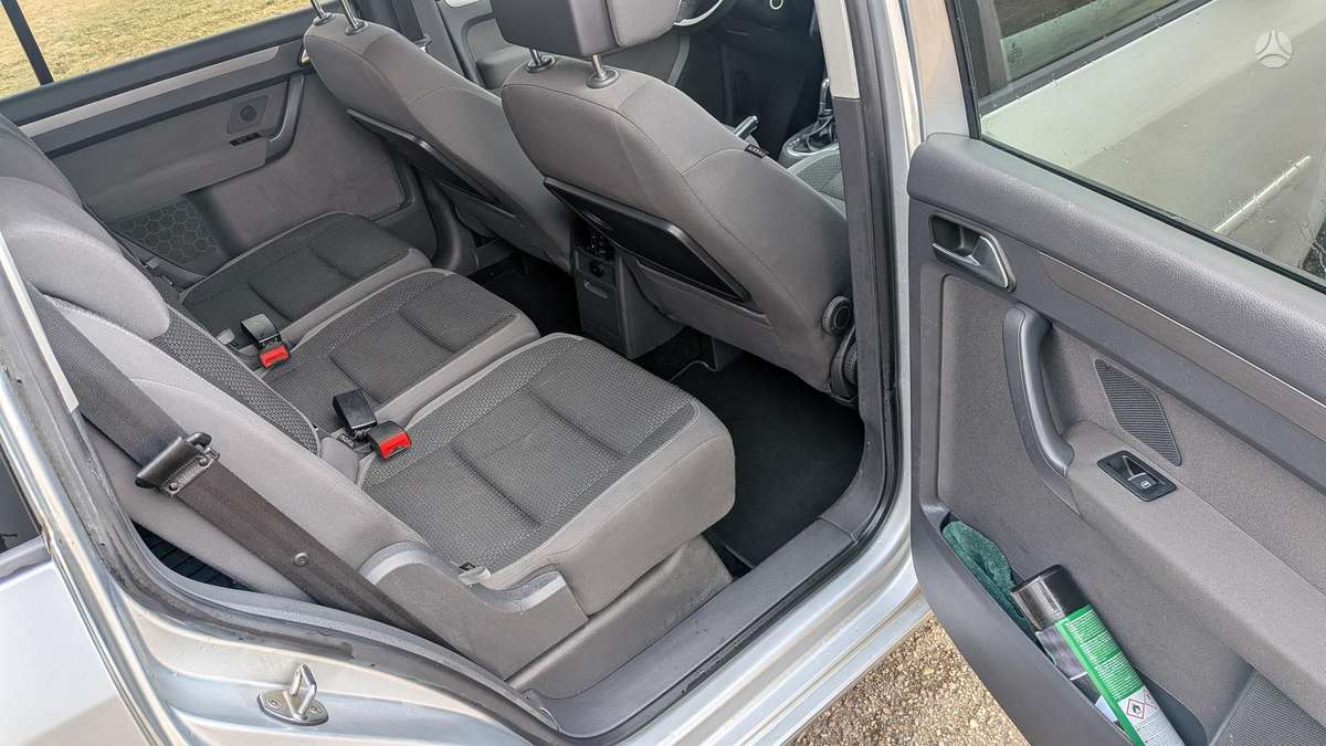 Volkswagen Touran 2012 — photo 9