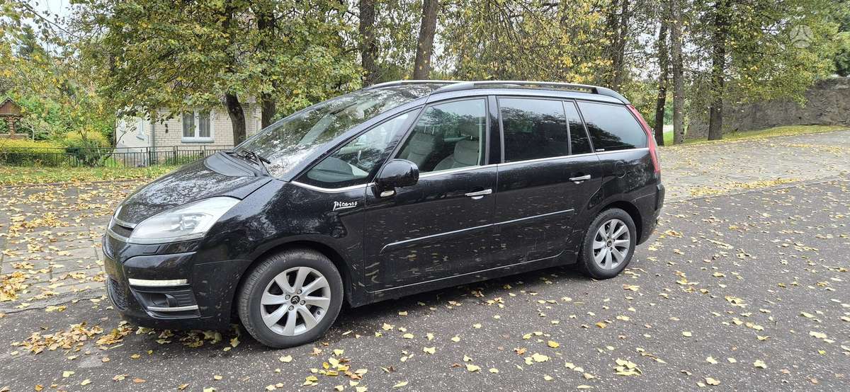 Citroen Grand 2011 — салон