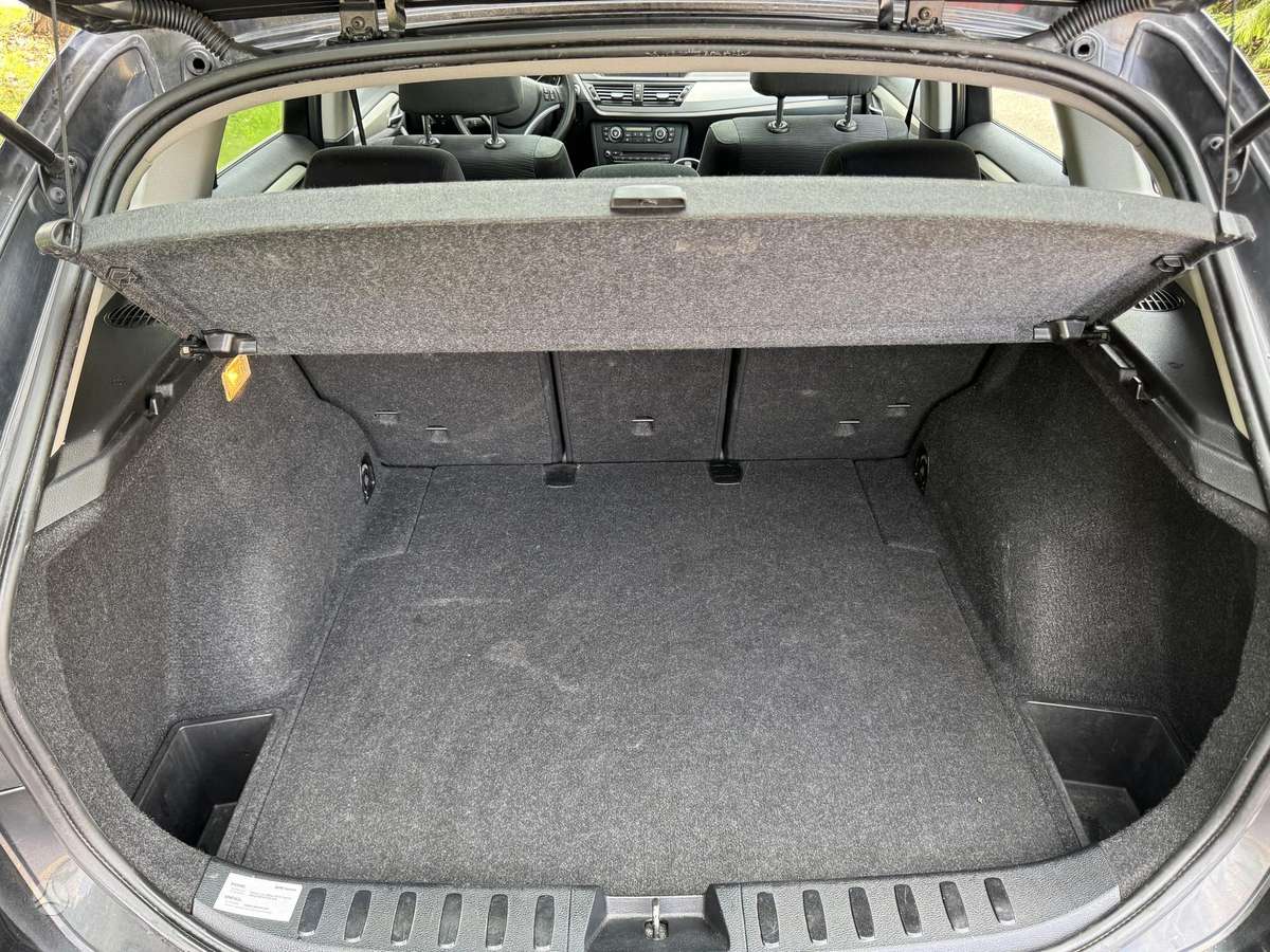 BMW X1 2011 — photo 6