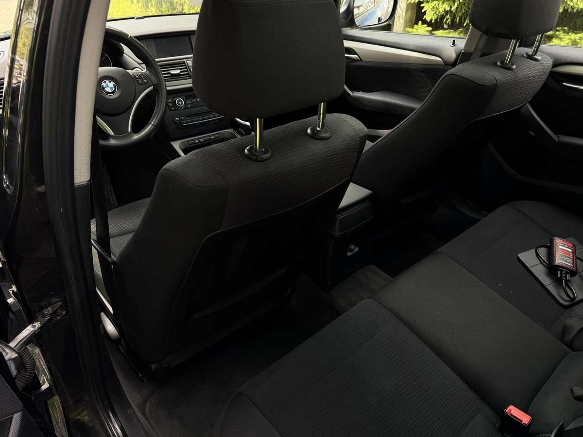 BMW X1 2011 — photo 7