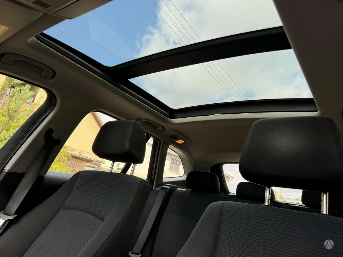BMW X1 2011 — photo 9