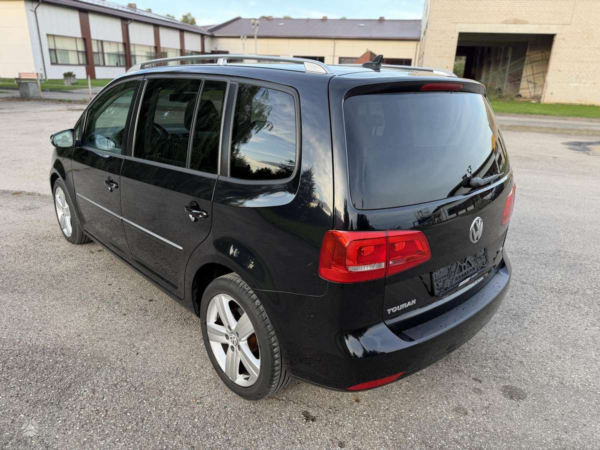 Volkswagen Touran 2011 — engine 1390 cm³, 170 HP (125kW)